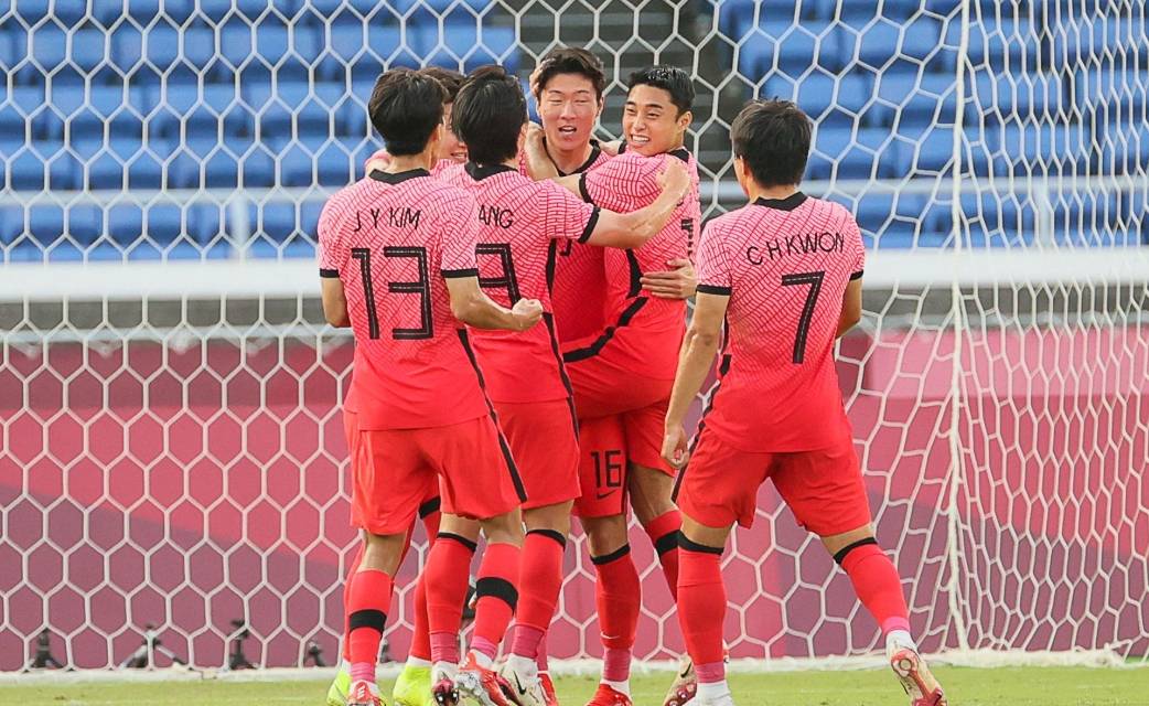 韩国队完胜中国队，安赛龙统治全场